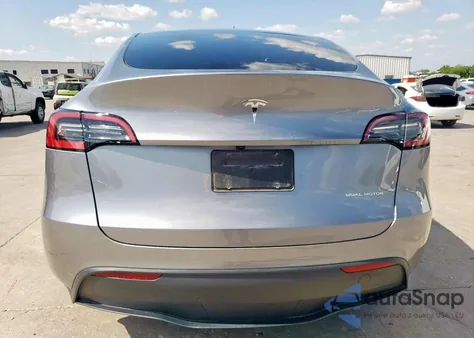 2024 Tesla Model Y из США, поврежденный, VIN 7SAYGDEE8RA299343